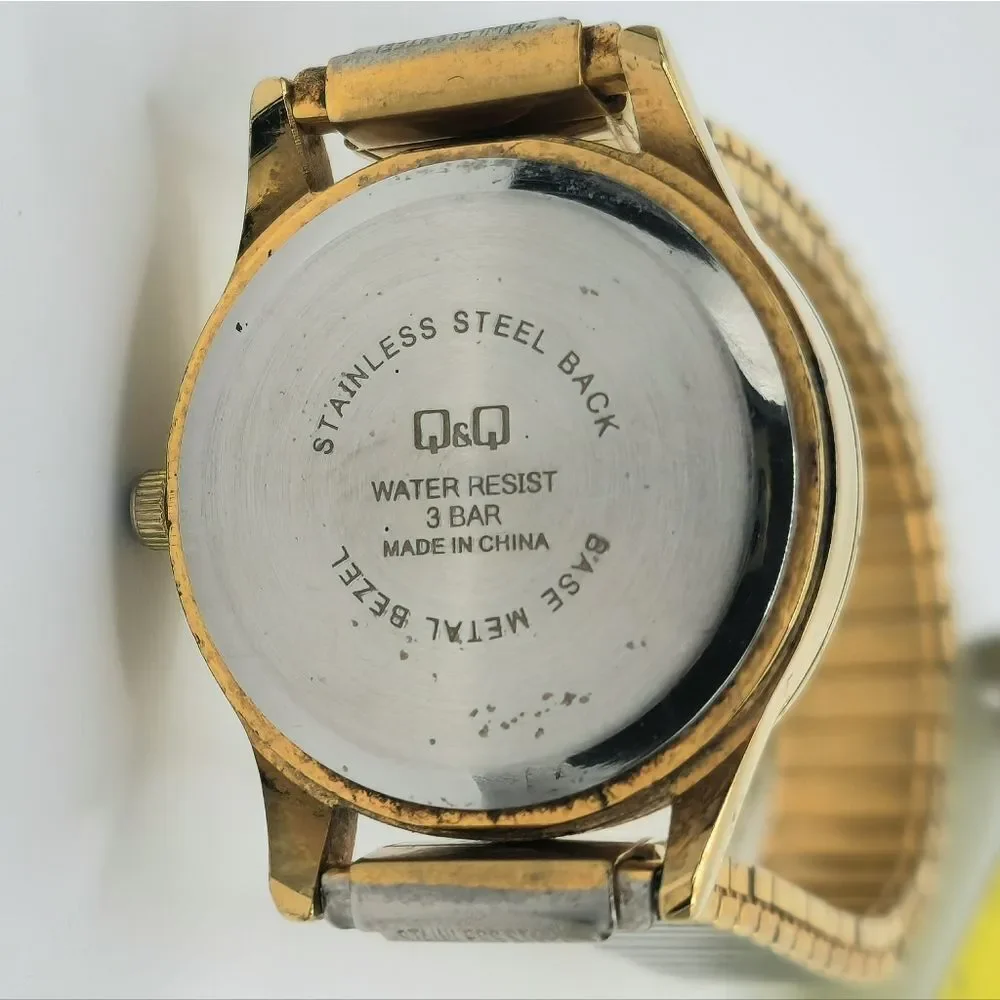 Vintage Q+Q Quartz Gold Expandable Strap Ladies Wrist Watch
